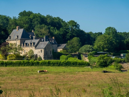 Studios Théoulas - Hébergement au château de Brélidy - Studio de répétition en Bretagne Studios Théoulas - Hébergement au château de Brélidy - Studio de répétition en Bretagne